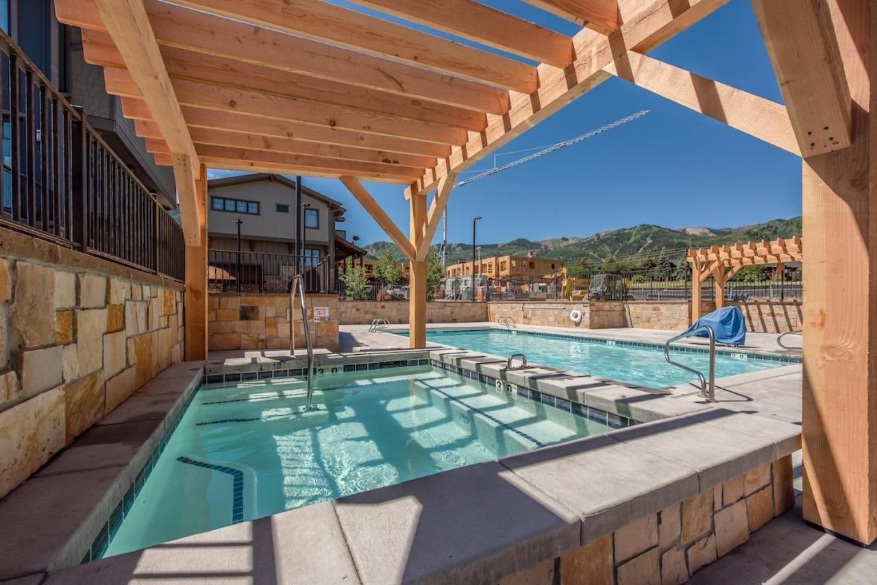 Blackstone Luxury 2Br, Walk To Skiing At Cabriolet, Mountain View, Shared Pool And Hot Tub, Gym بارك سيتي المظهر الخارجي الصورة
